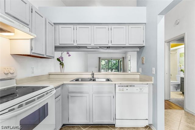 5857 Rattlesnake Hamm RD 204, Naples, FL 34113
