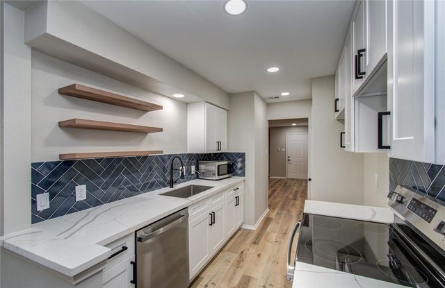 1147 Country Place Drive, Houston, TX 77079