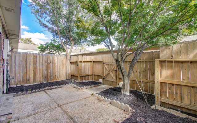 1147 Country Place Drive, Houston, TX 77079