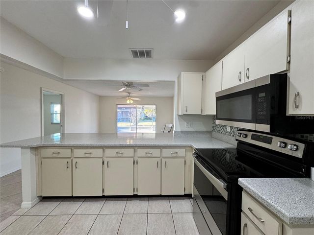 1008 YELLOWBIRD PLACE, Sun City Center, FL 33573