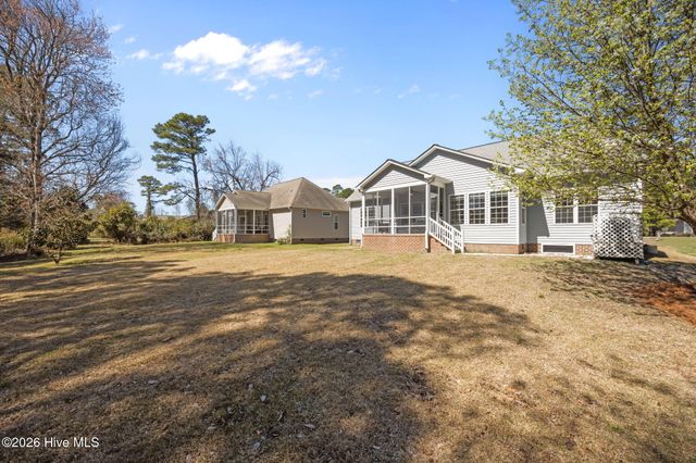 2027 Caracara Drive, New Bern, NC 28560