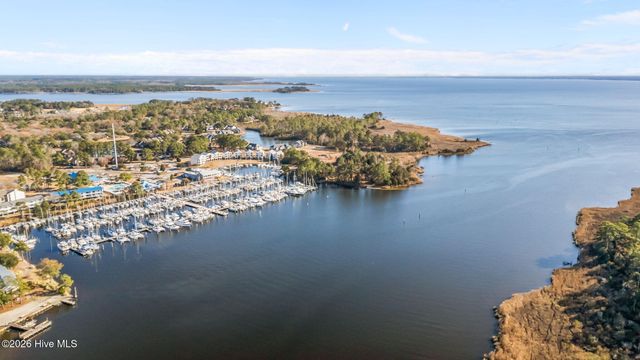 2027 Caracara Drive, New Bern, NC 28560