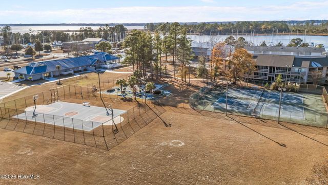 2027 Caracara Drive, New Bern, NC 28560