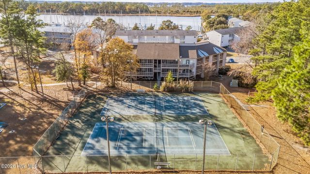 2027 Caracara Drive, New Bern, NC 28560