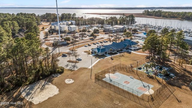 2027 Caracara Drive, New Bern, NC 28560