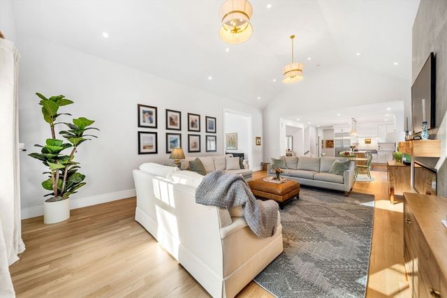 265 Weston Rd, Wellesley, MA 02482