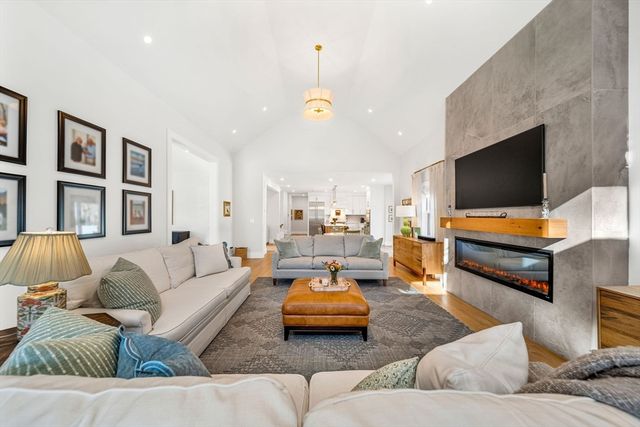 265 Weston Rd, Wellesley, MA 02482