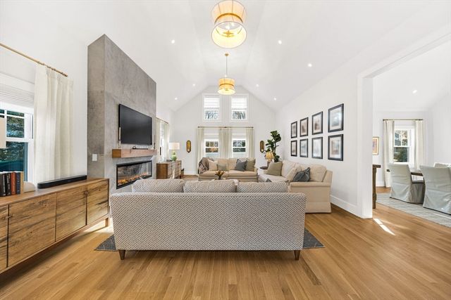 265 Weston Rd, Wellesley, MA 02482