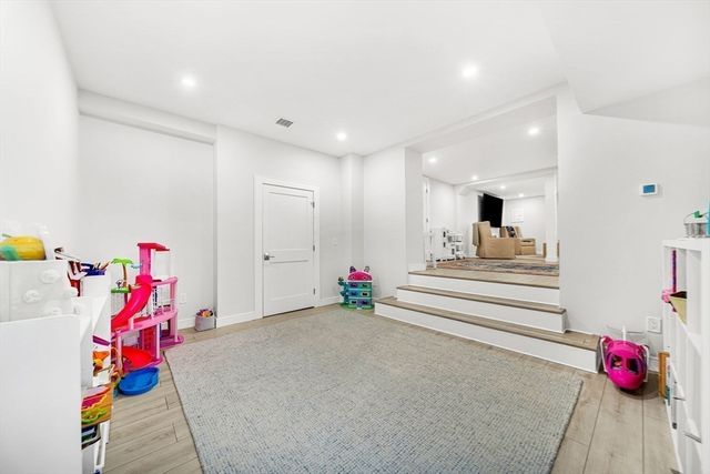 265 Weston Rd, Wellesley, MA 02482