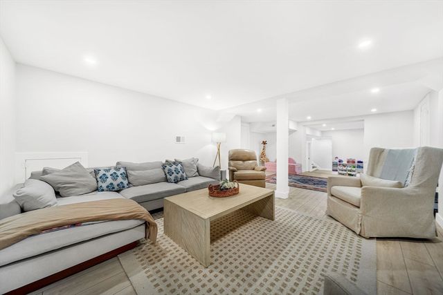 265 Weston Rd, Wellesley, MA 02482