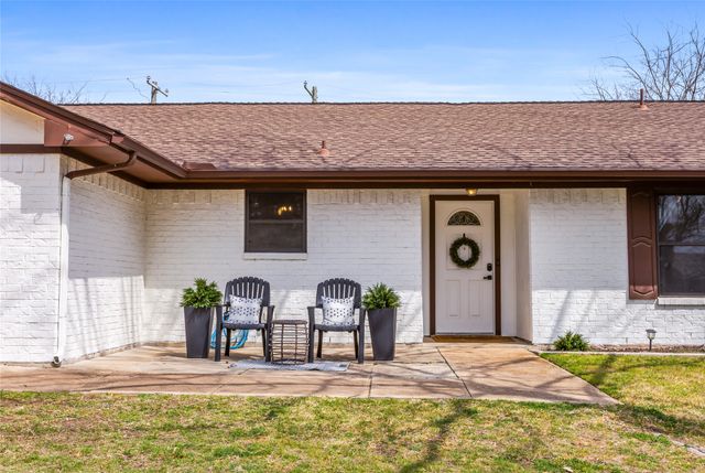 413 E Oak Street, Aledo, TX 76008