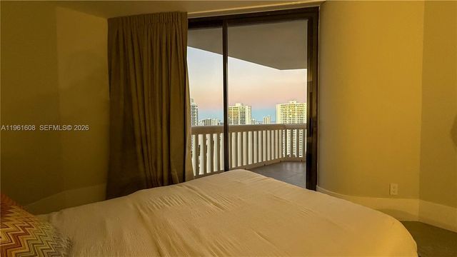 2000 Island Blvd 2404, Aventura, FL 33160