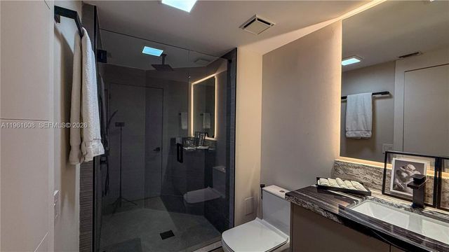 2000 Island Blvd 2404, Aventura, FL 33160