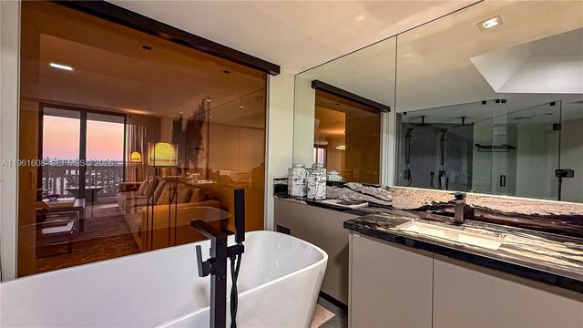 2000 Island Blvd 2404, Aventura, FL 33160