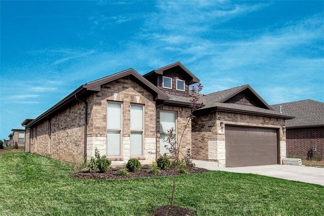 1640 N 157th Lane, Basehor, KS 66007