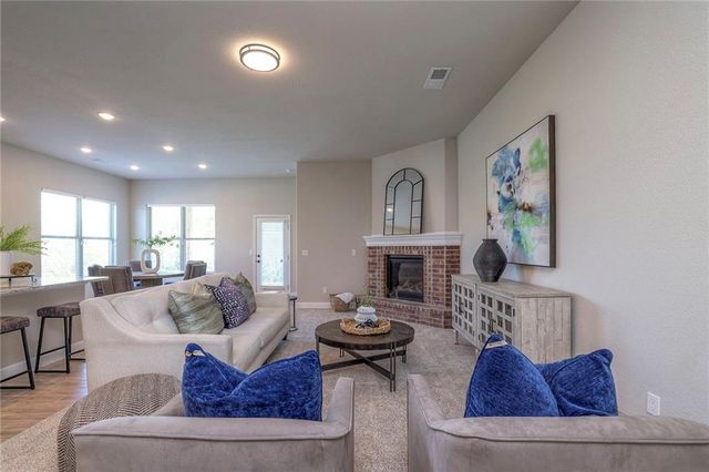 1640 N 157th Lane, Basehor, KS 66007