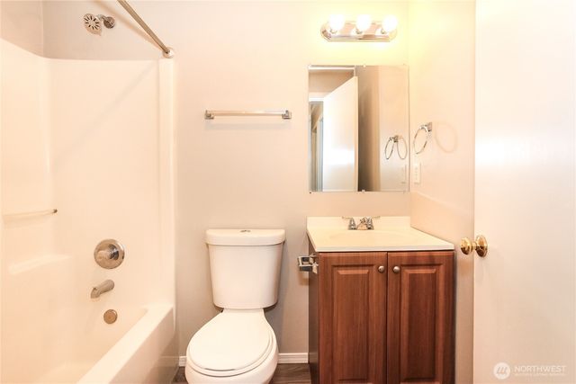 915 110th Street S, Tacoma, WA 98444