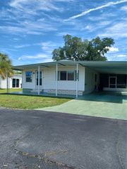 3226 CARNATION LANE, Zephyrhills, FL 33541