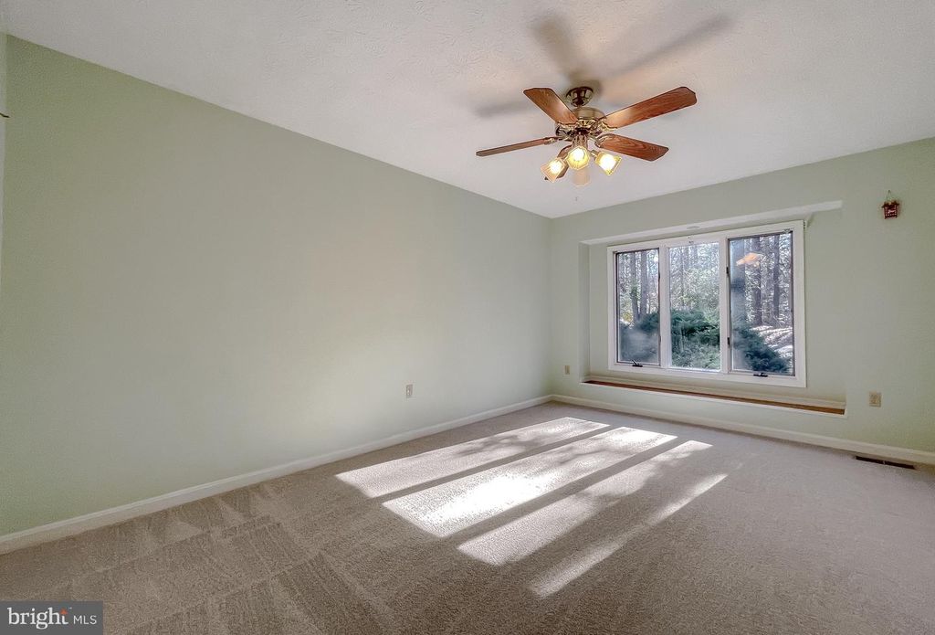 Image 17 of property listing at 288 ELKINS LN, Lusby, MD 20657