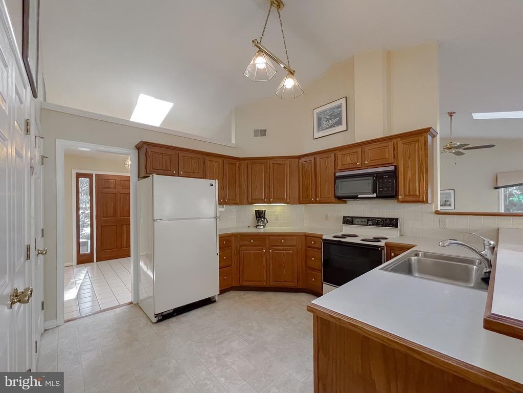 Image 35 of property listing at 288 ELKINS LN, Lusby, MD 20657