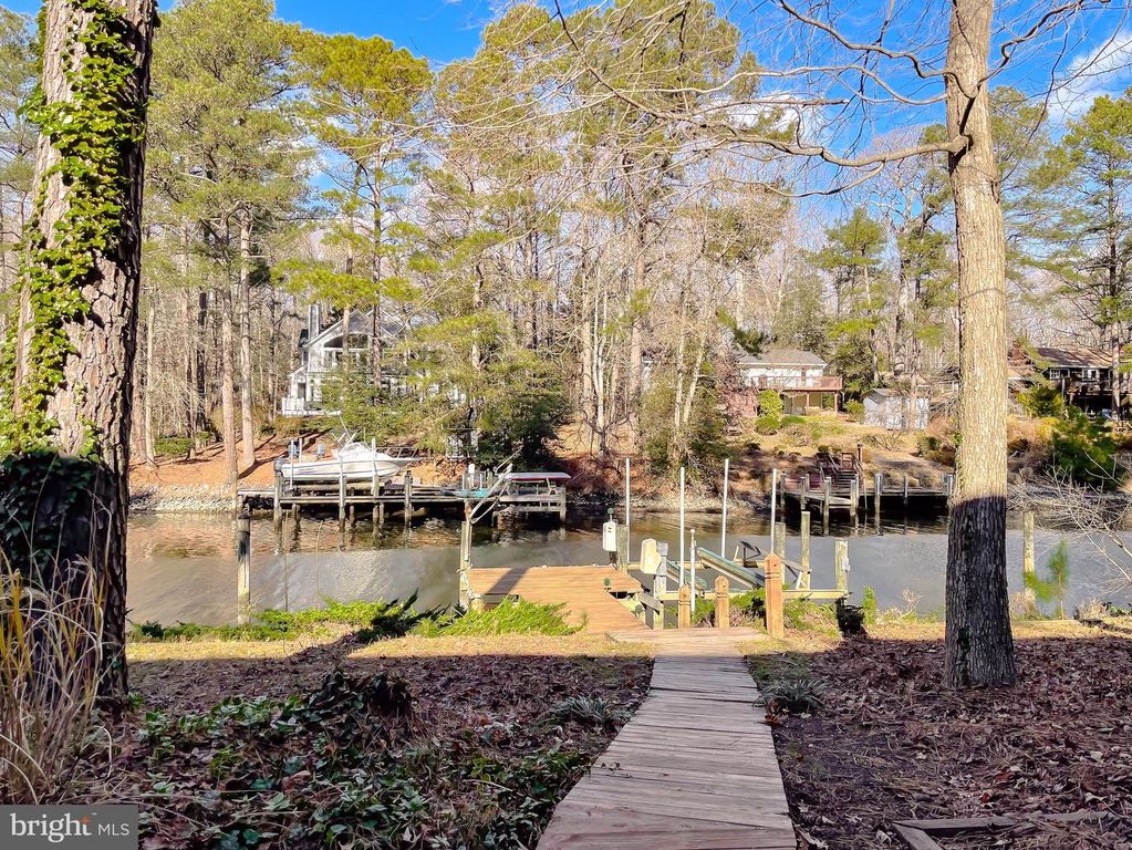 Image 53 of property listing at 288 ELKINS LN, Lusby, MD 20657