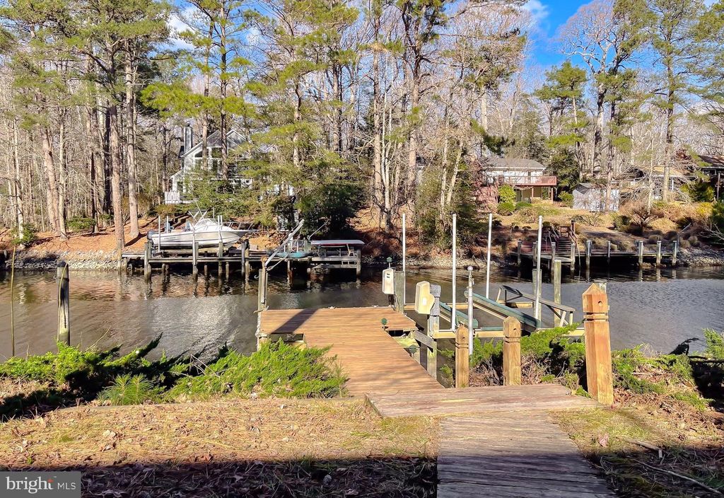 Image 54 of property listing at 288 ELKINS LN, Lusby, MD 20657