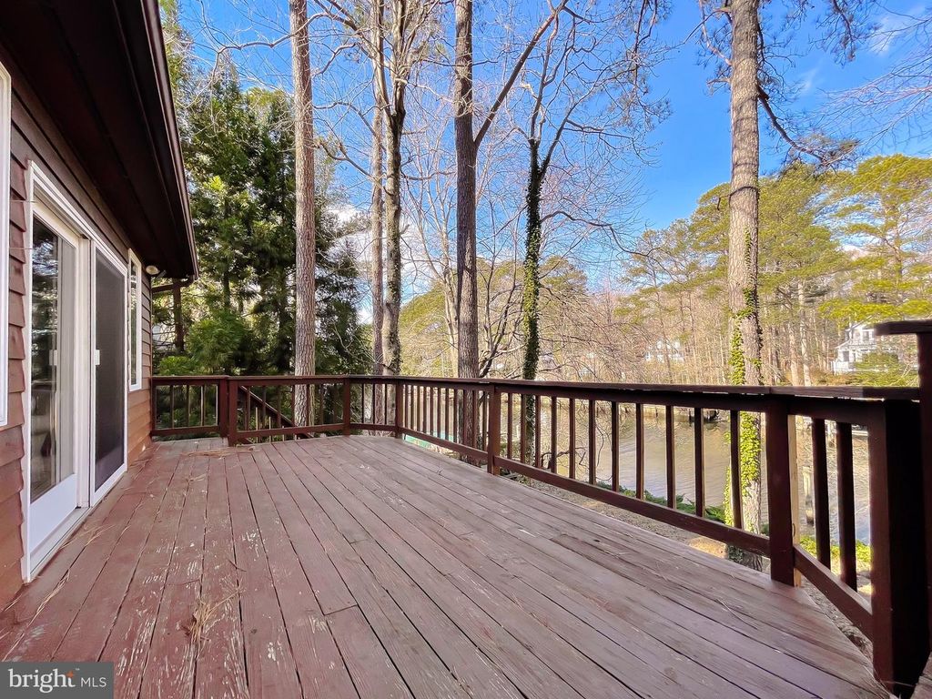 Image 65 of property listing at 288 ELKINS LN, Lusby, MD 20657