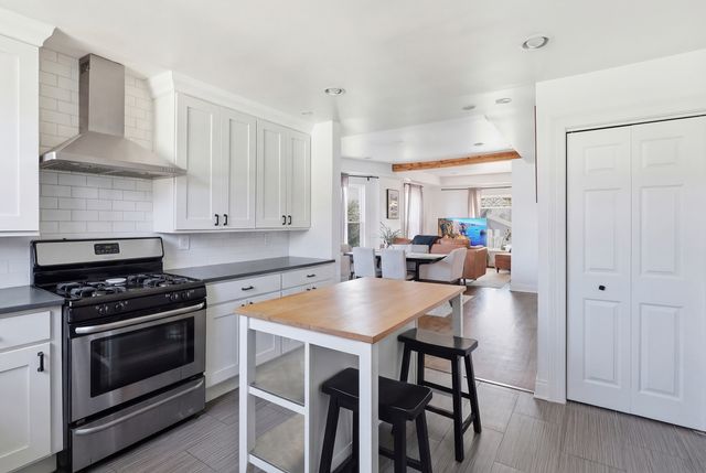 410 Standish Street, Elgin, IL 60123