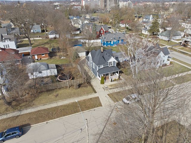 410 Standish Street, Elgin, IL 60123