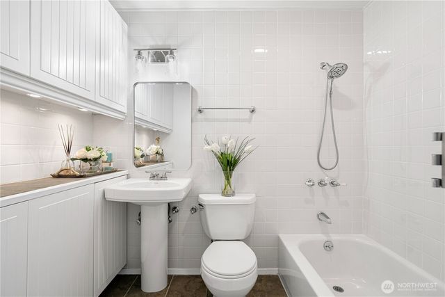 14823 NE 14TH ST, Bellevue, WA 98007