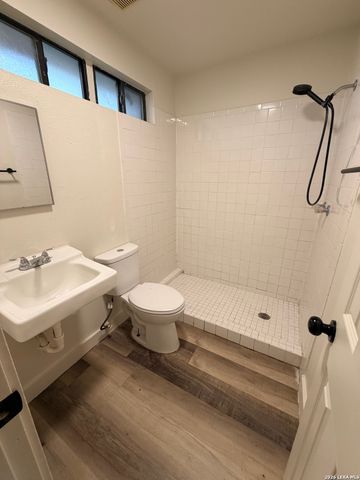 1121 Essex St Apt 3, San Antonio, TX 78210
