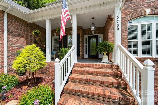 5780 Crown Terrace, Hickory, NC 28601