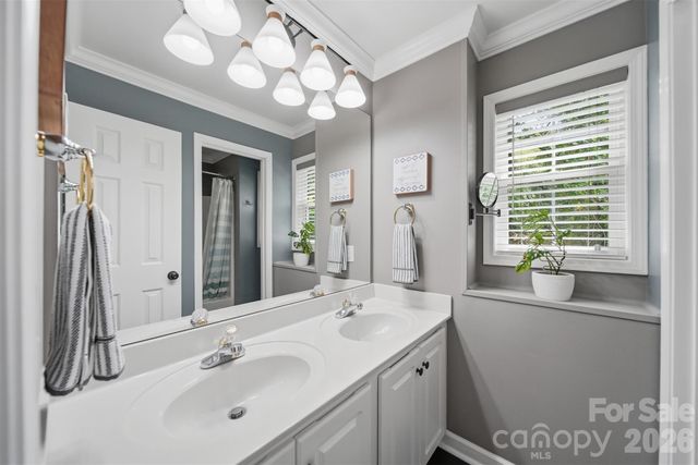 5780 Crown Terrace, Hickory, NC 28601