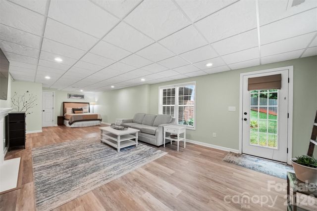 5780 Crown Terrace, Hickory, NC 28601