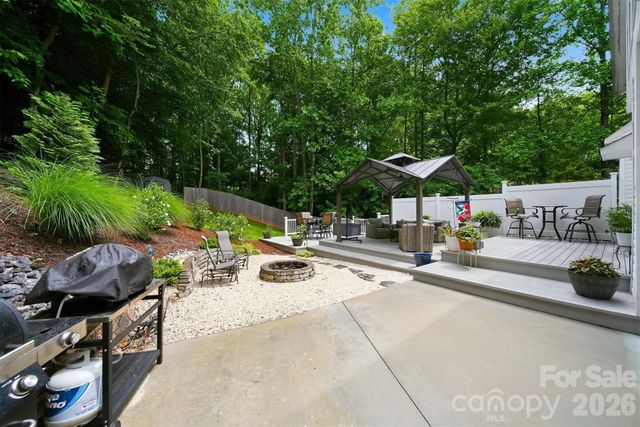 5780 Crown Terrace, Hickory, NC 28601