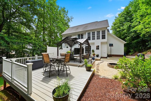 5780 Crown Terrace, Hickory, NC 28601