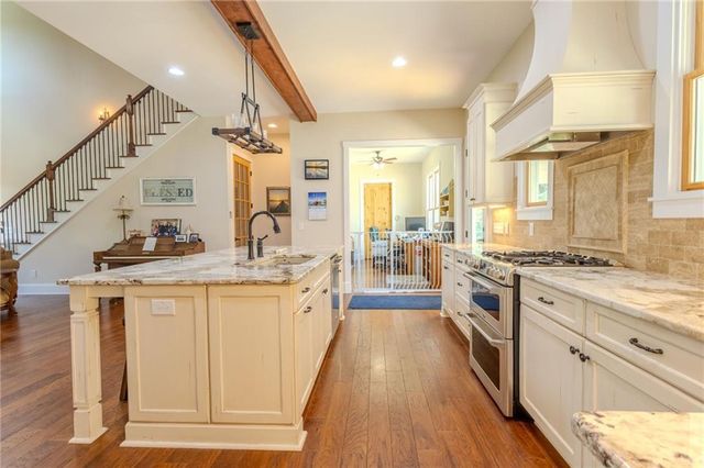 281 Chilhoe Drive, Canton, GA 30115