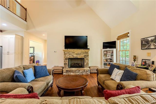 281 Chilhoe Drive, Canton, GA 30115