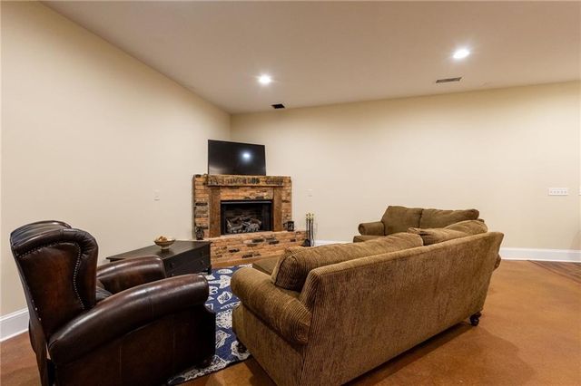 281 Chilhoe Drive, Canton, GA 30115