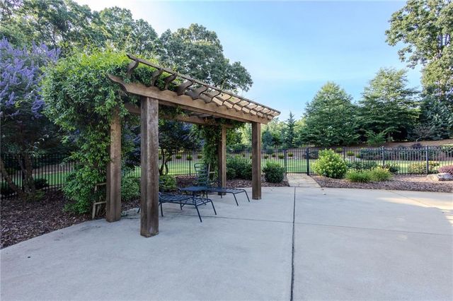 281 Chilhoe Drive, Canton, GA 30115