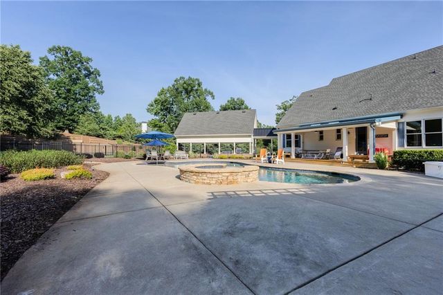 281 Chilhoe Drive, Canton, GA 30115