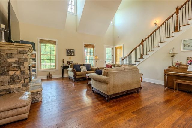 281 Chilhoe Drive, Canton, GA 30115