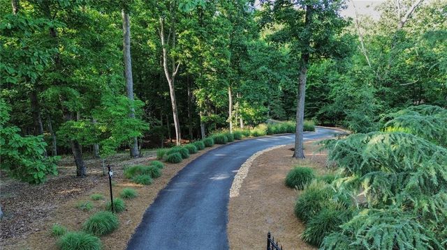 281 Chilhoe Drive, Canton, GA 30115