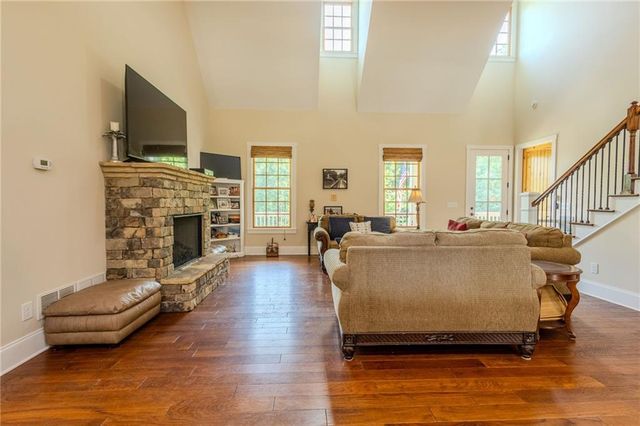 281 Chilhoe Drive, Canton, GA 30115