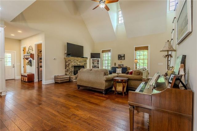 281 Chilhoe Drive, Canton, GA 30115