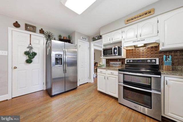 2 SWEET BRIAR LN, Hagerstown, MD 21742