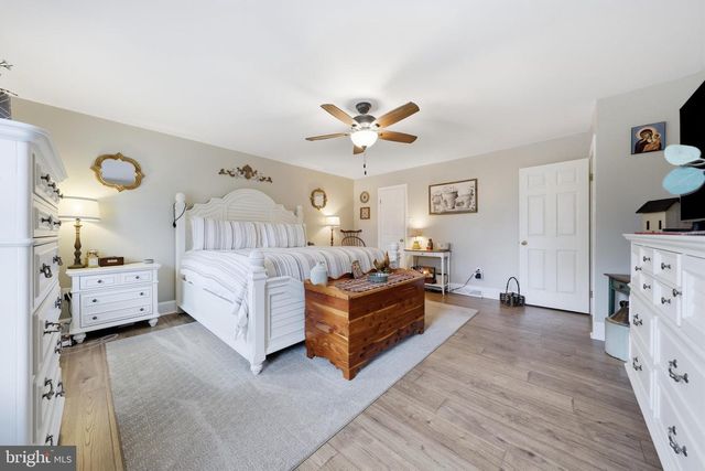 2 SWEET BRIAR LN, Hagerstown, MD 21742