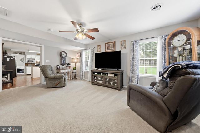 2 SWEET BRIAR LN, Hagerstown, MD 21742