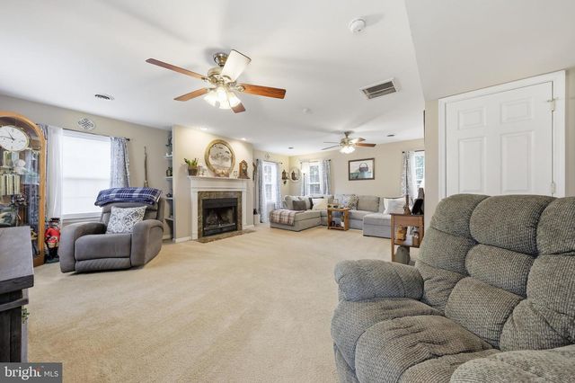 2 SWEET BRIAR LN, Hagerstown, MD 21742