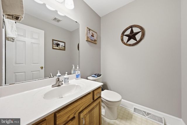 2 SWEET BRIAR LN, Hagerstown, MD 21742